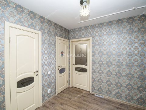 2-komnatnaya-ul-romantikov-d-1 фото