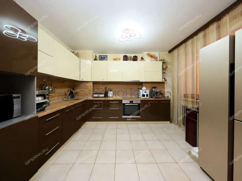 трёхкомнатная квартира на Ошарской улице дом 98