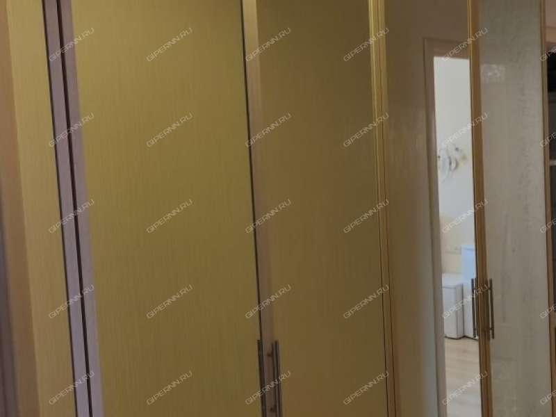 трёхкомнатная квартира на улице Коминтерна дом 22