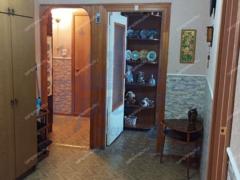 трёхкомнатная квартира на улице Декабристов дом 9