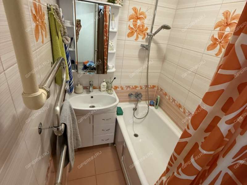 двухкомнатная квартира на улице Ларина дом 1