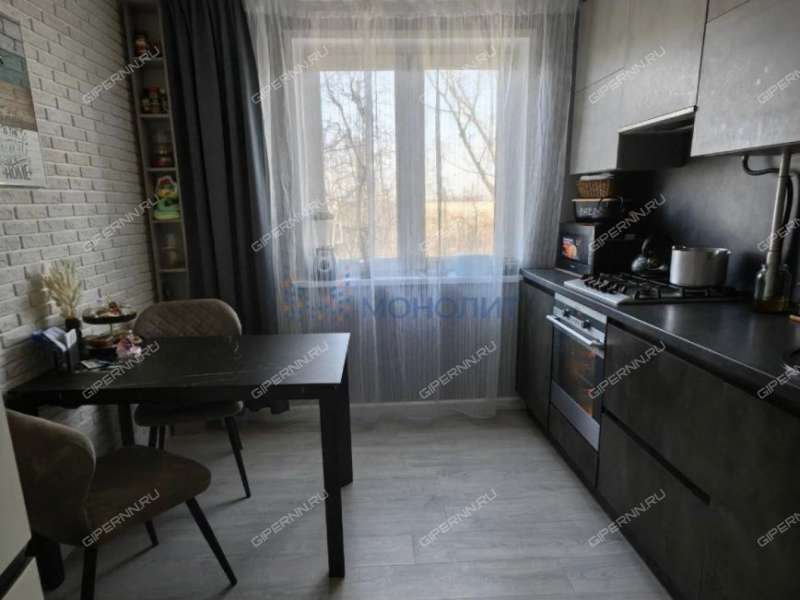 трёхкомнатная квартира на улице Коминтерна дом 16