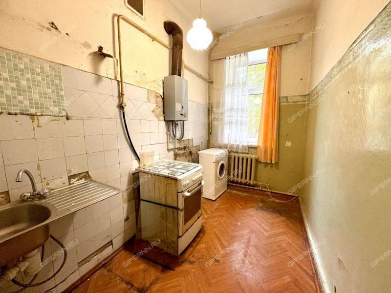 трёхкомнатная квартира на улице Баженова дом 7