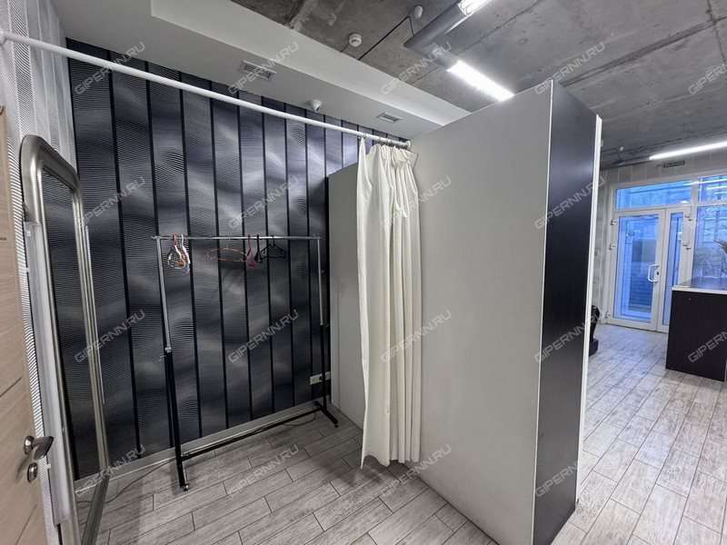 помещение под торговую площадь на Студеная ул., д.68а