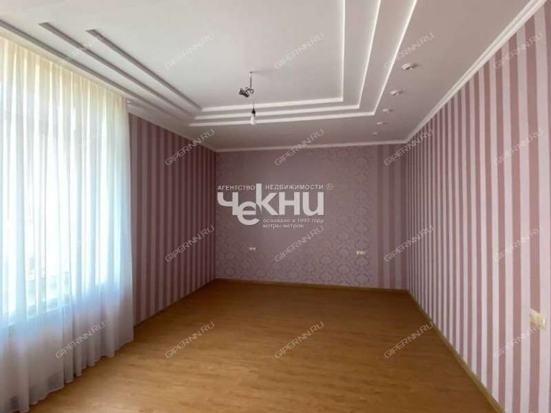 дом на Калухина село Великий Враг