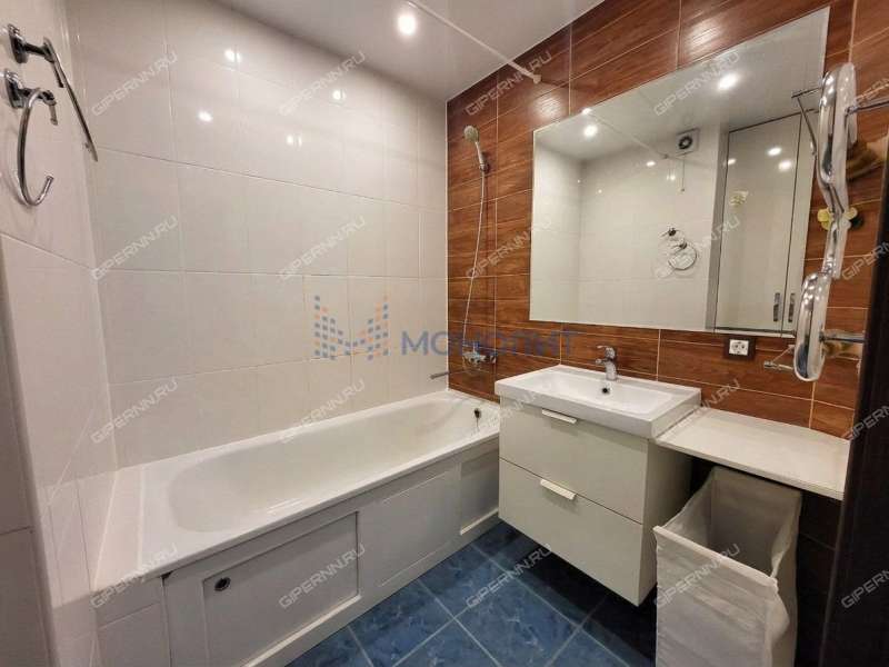 двухкомнатная квартира на бульваре 60-летия Октября дом 23 к2