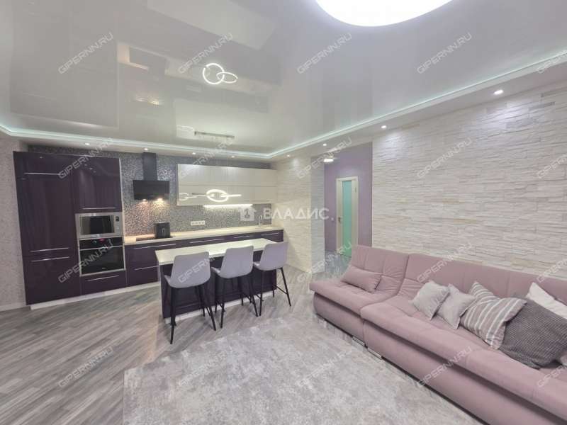 трёхкомнатная квартира на Белозерской улице дом 4