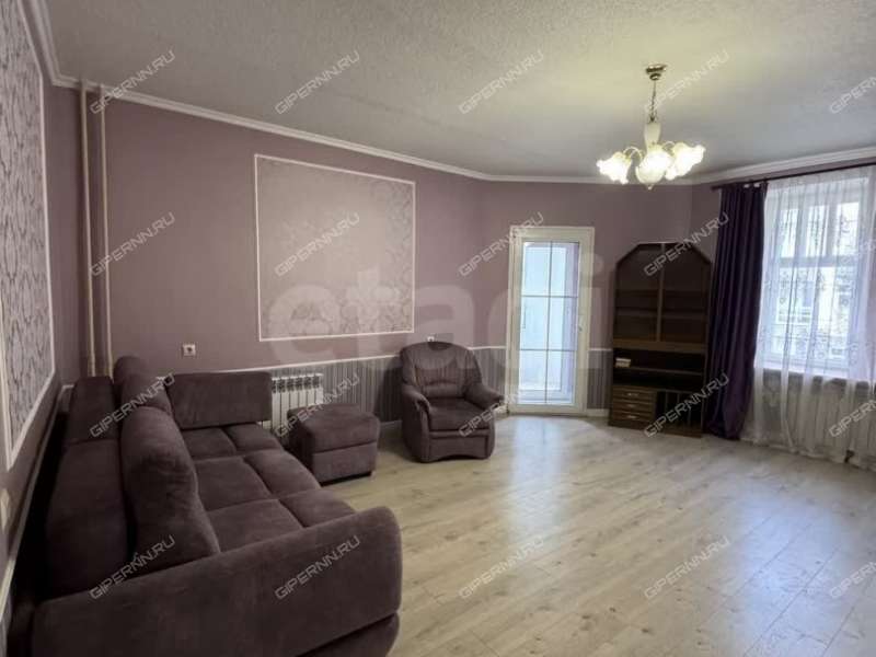 трёхкомнатная квартира на улице Максима Горького дом 52