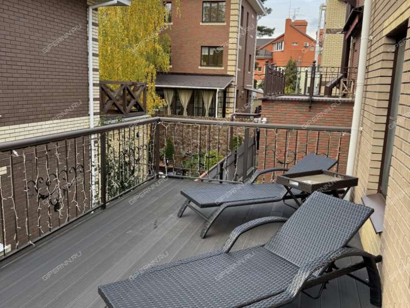 дом в деревне Новая