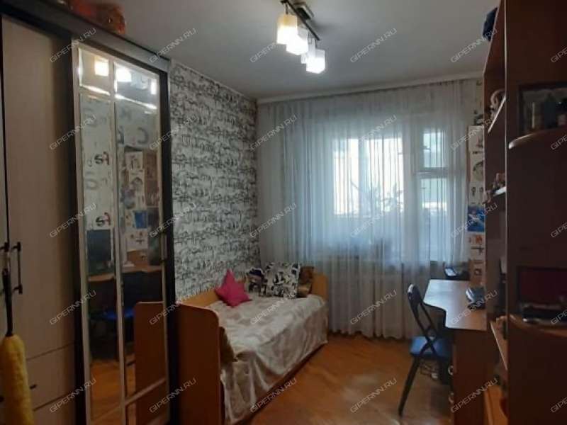 четырёхкомнатная квартира на улице Карла Маркса дом 24