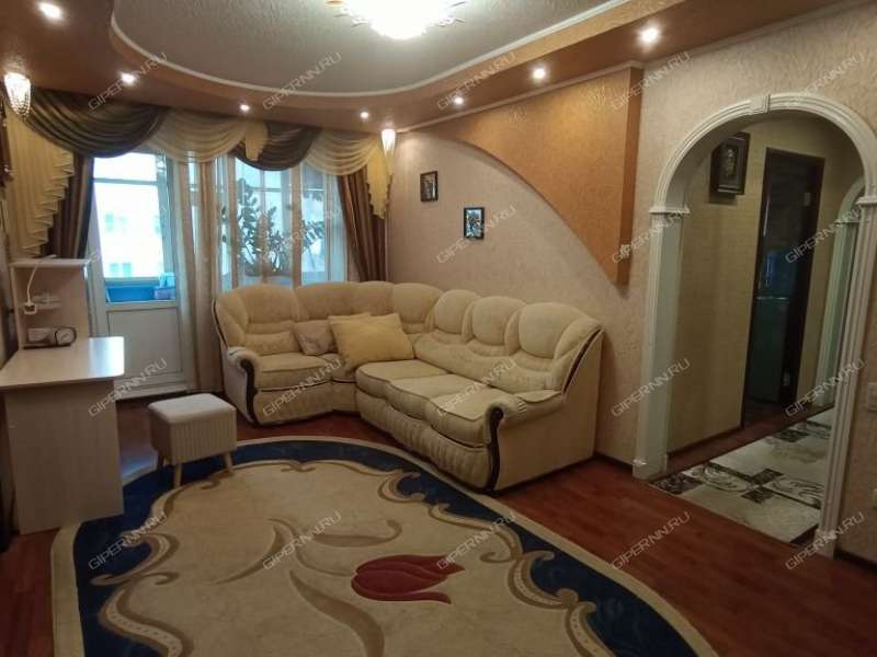 четырёхкомнатная квартира на улице Бурденко дом 19