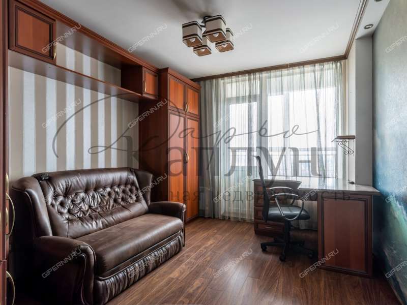 четырёхкомнатная квартира на улице Тимирязева дом 43