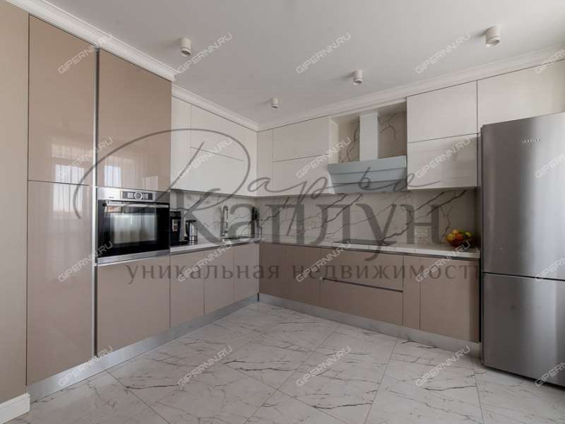 четырёхкомнатная квартира на улице Маршала Баграмяна дом 1