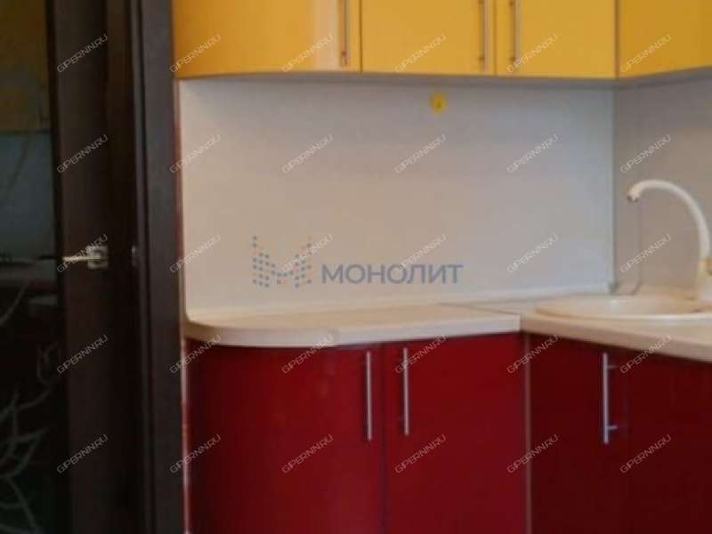 трёхкомнатная квартира на улице Коминтерна дом 14