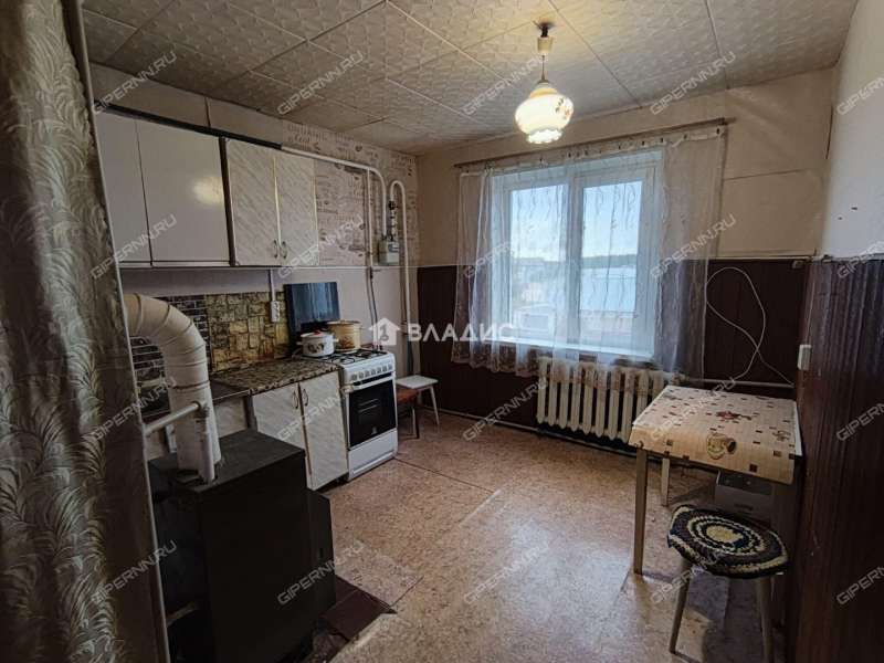 трёхкомнатная квартира на улице им. Синявина дом 56 рабочий посёлок Красные Баки