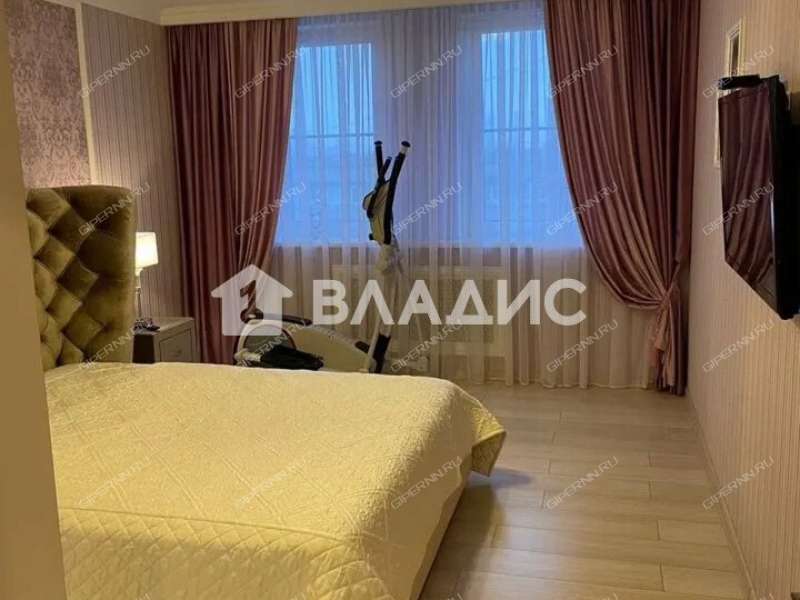 трёхкомнатная квартира на улице Голубева дом 8 к1