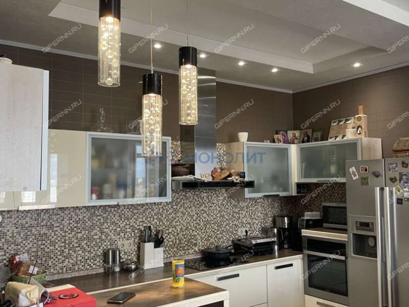 трёхкомнатная квартира на улице Коминтерна дом 139