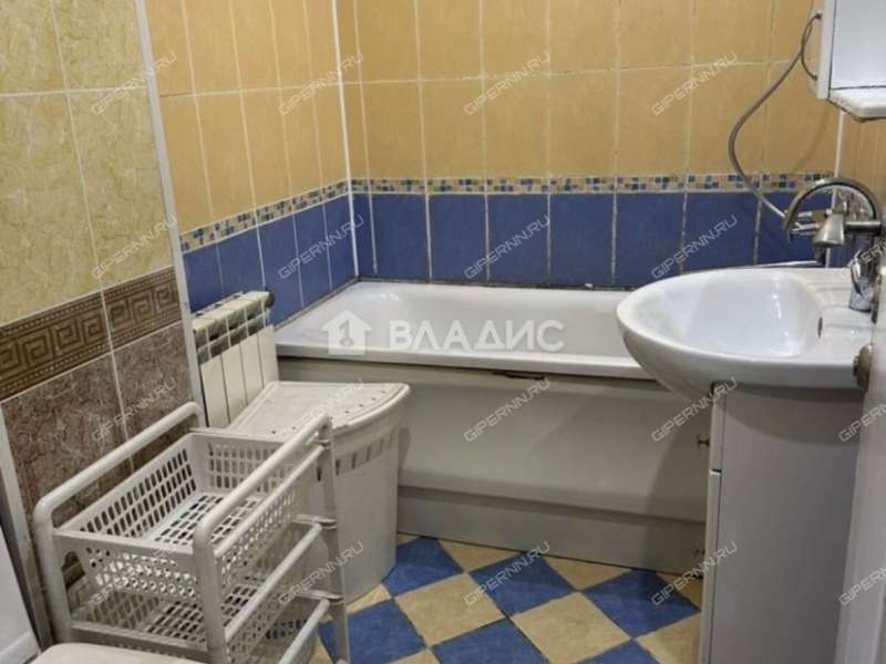 трёхкомнатная квартира на улице Литвинова дом 40