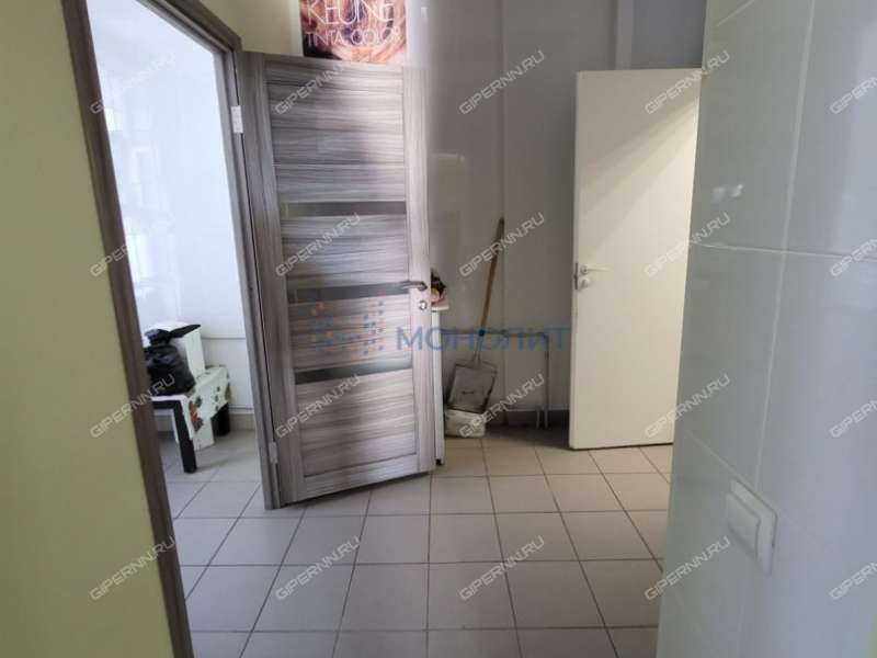 помещение под офис, торговую площадь на Южном шоссе