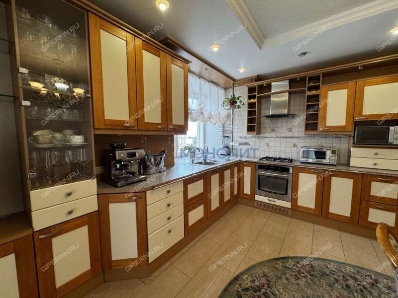 пятикомнатная квартира на Нижегородской улице дом 11В