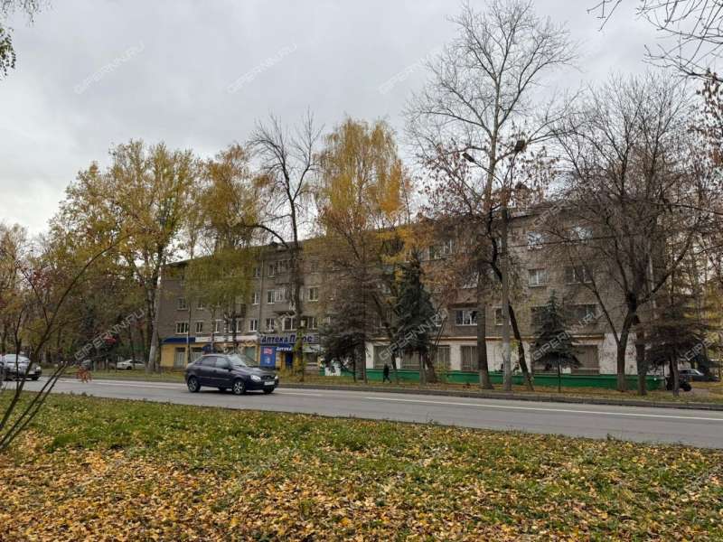 помещение под торговую площадь на улице Героя Рябцева