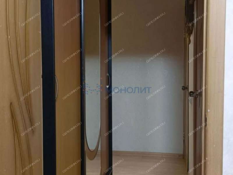 трёхкомнатная квартира на улице Панфиловцев дом 5