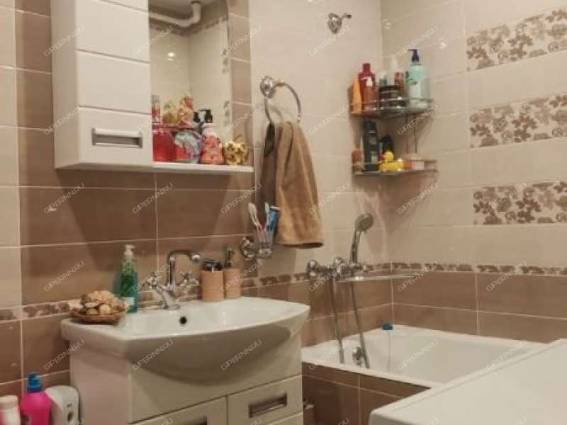 трёхкомнатная квартира на улице Красных Партизан дом 18