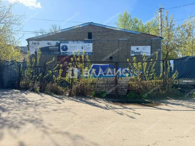 здание под офис, торговую площадь на улице Маршала Воронова