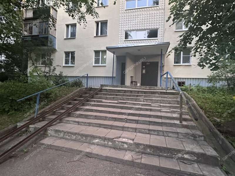 трёхкомнатная квартира на улице Героя Быкова дом 8
