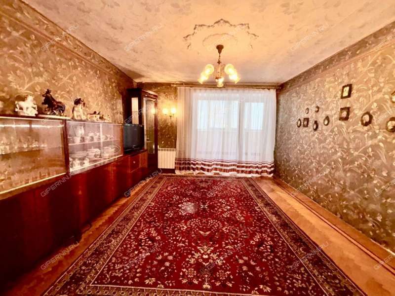 четырёхкомнатная квартира на улице Сурикова дом 16А