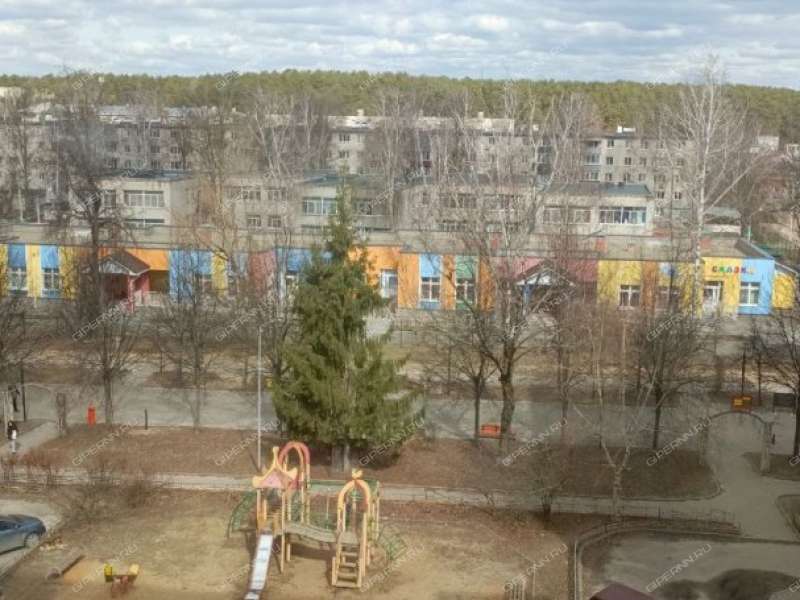 трёхкомнатная квартира в Центральном микрорайоне дом 9 город Выкса