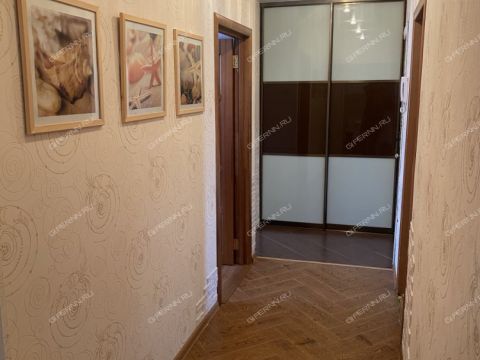 4-komnatnaya-ul-strokina-d-19 фото