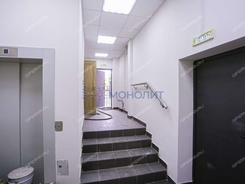 здание под недвижимость под медицинские учреждения, недвижимость под образовательные учреждения на улице Родионова