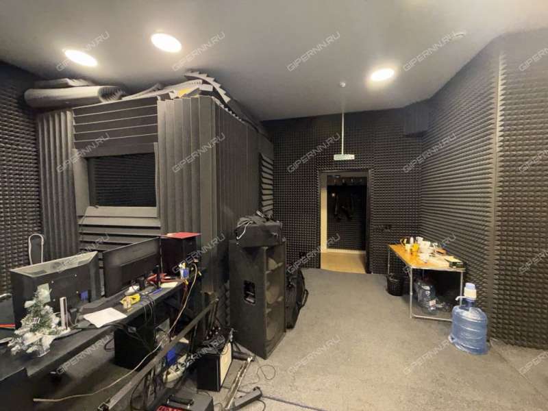 помещение под коммерческую недвижимость на улице Нестерова