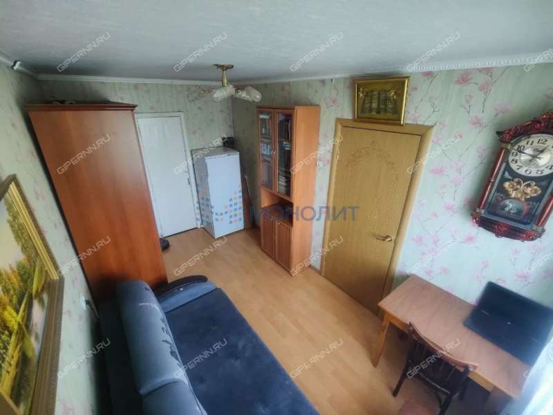 трёхкомнатная квартира на улице Героя Попова дом 37