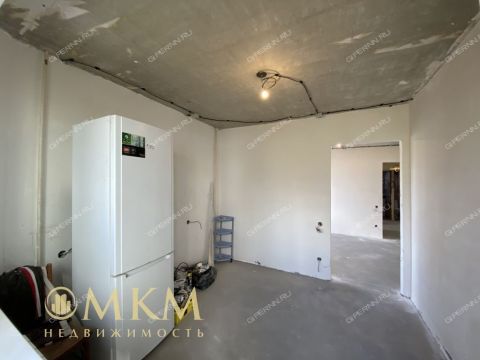 4-komnatnaya-ul-yuliusa-fuchika-d-37 фото