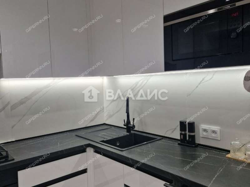 двухкомнатная квартира на улице Ванеева дом 104 к2