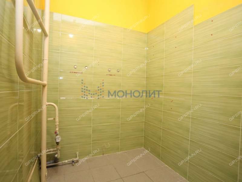 помещение под помещение свободного назначения, недвижимость под салоны красоты на улице Родионова