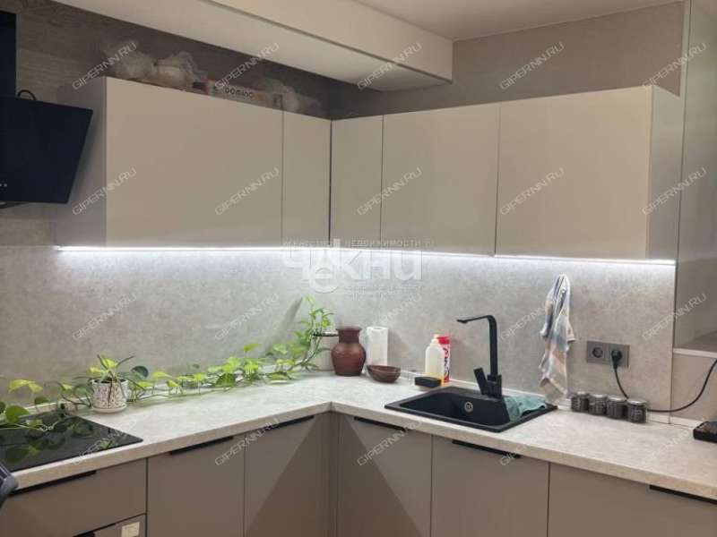 помещение под коммерческую недвижимость на Алексеевской улице