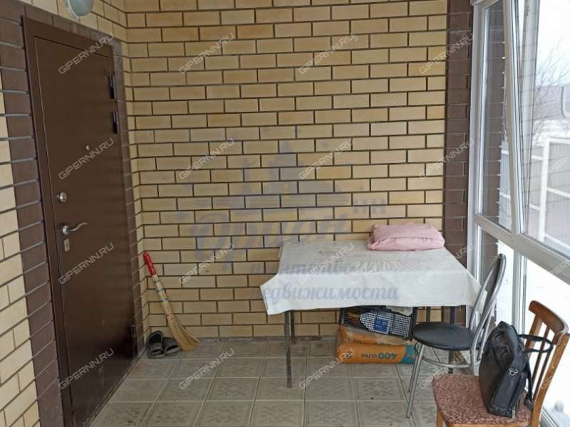 дом на Центральной улице село Криуша