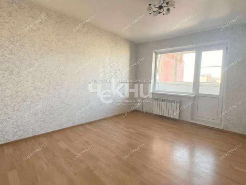 трёхкомнатная квартира на Подворной улице дом 6