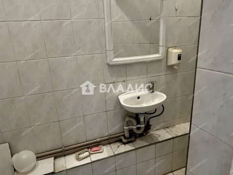 здание под офис, торговую площадь на Большой Покровской улице