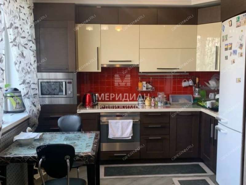 трёхкомнатная квартира на улице Братьев Игнатовых дом 1 к2