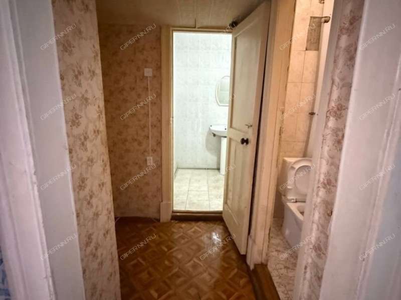 трёхкомнатная квартира на улице Июльских Дней дом 21/96