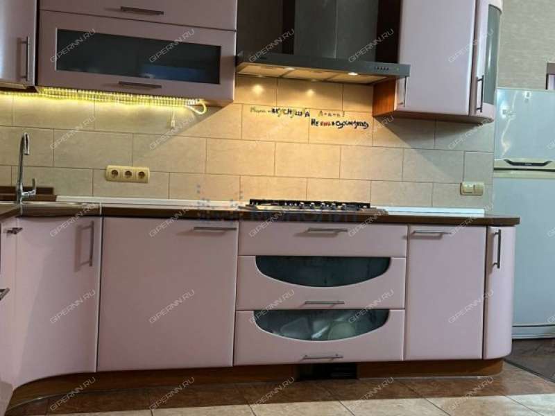 четырёхкомнатная квартира на улице Белинского дом 62