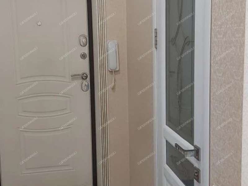 трёхкомнатная квартира на проспекте Кирова дом 33а