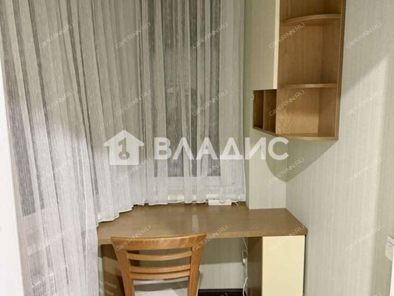 трёхкомнатная квартира на улице Большие Овраги дом 4