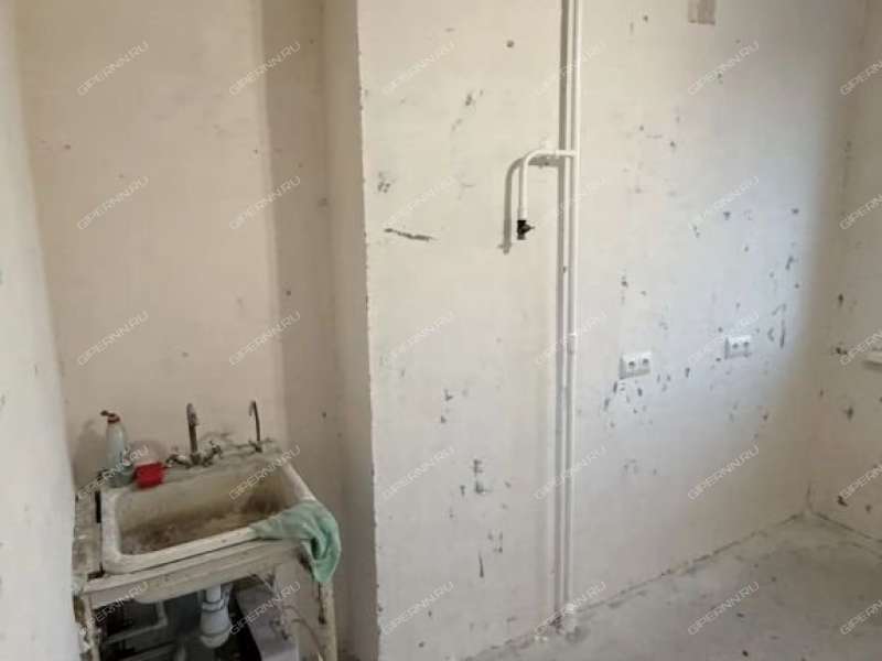 трёхкомнатная квартира на улице Строкина дом 3А