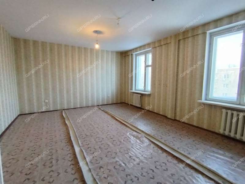 трёхкомнатная квартира в переулке Первостроителей дом 5 город Кстово