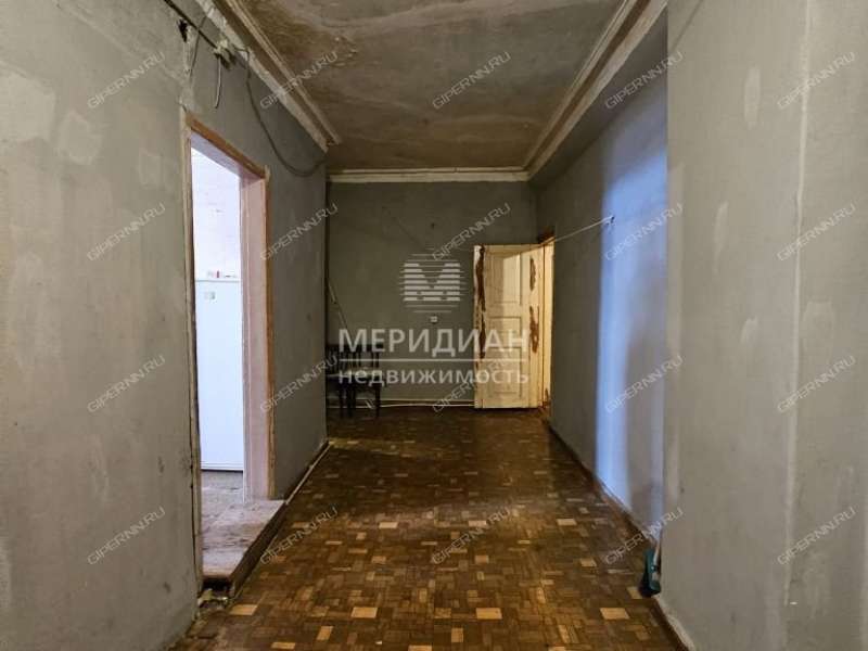 четырёхкомнатная квартира на улице Литвинова дом 40